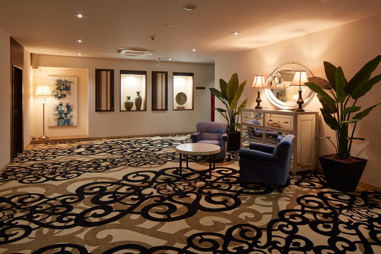 Centurion Hotel Resort Okinawa Nago City Buitenkant foto